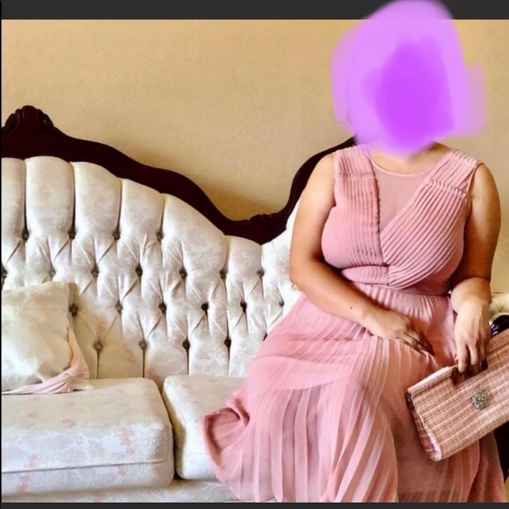 BCBGMAXAZRIA dust pink dress